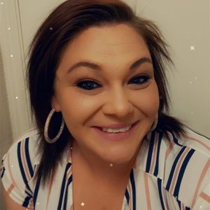 Meet your Posher, Caitlan